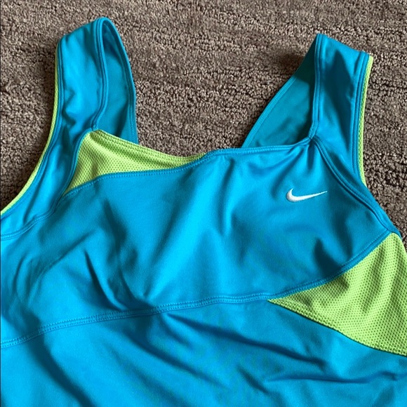 Workout tank - Picture 2 of 4